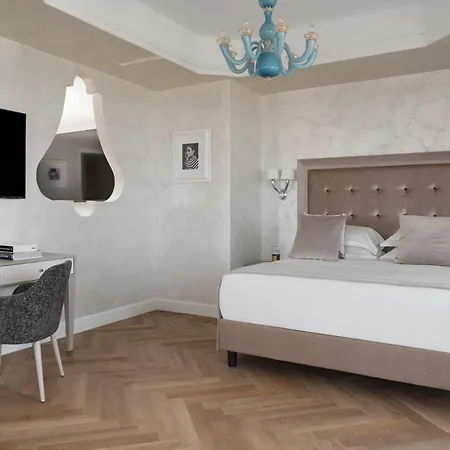 Hotell Grand Gallia 4*