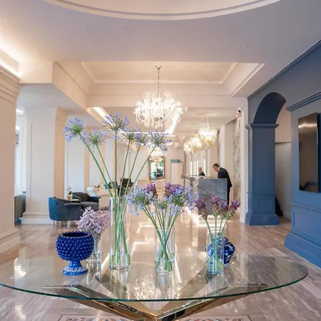 Hotel Grand Gallia 4*